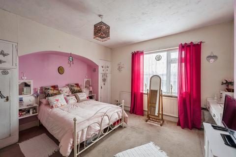 3 bedroom terraced house for sale, Bentley Road, Bentley, Doncaster