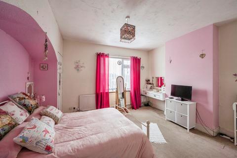 3 bedroom terraced house for sale, Bentley Road, Bentley, Doncaster