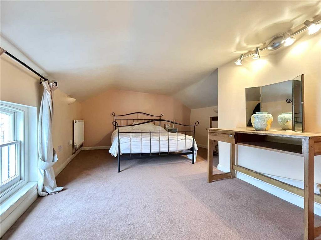 Attic room/bedroom