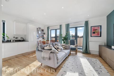 2 bedroom flat for sale, Enmore Road, London