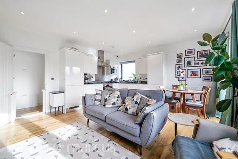2 bedroom flat for sale, Enmore Road, London