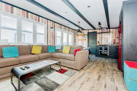 2 bedroom lodge for sale, Sleaford Road, Tattershall, Lincoln