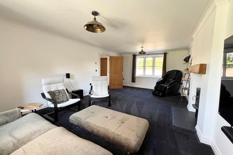 undefined, Mere Glen, Leconfield, Beverley