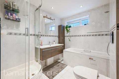 2 bedroom maisonette for sale, Lydney Close, London