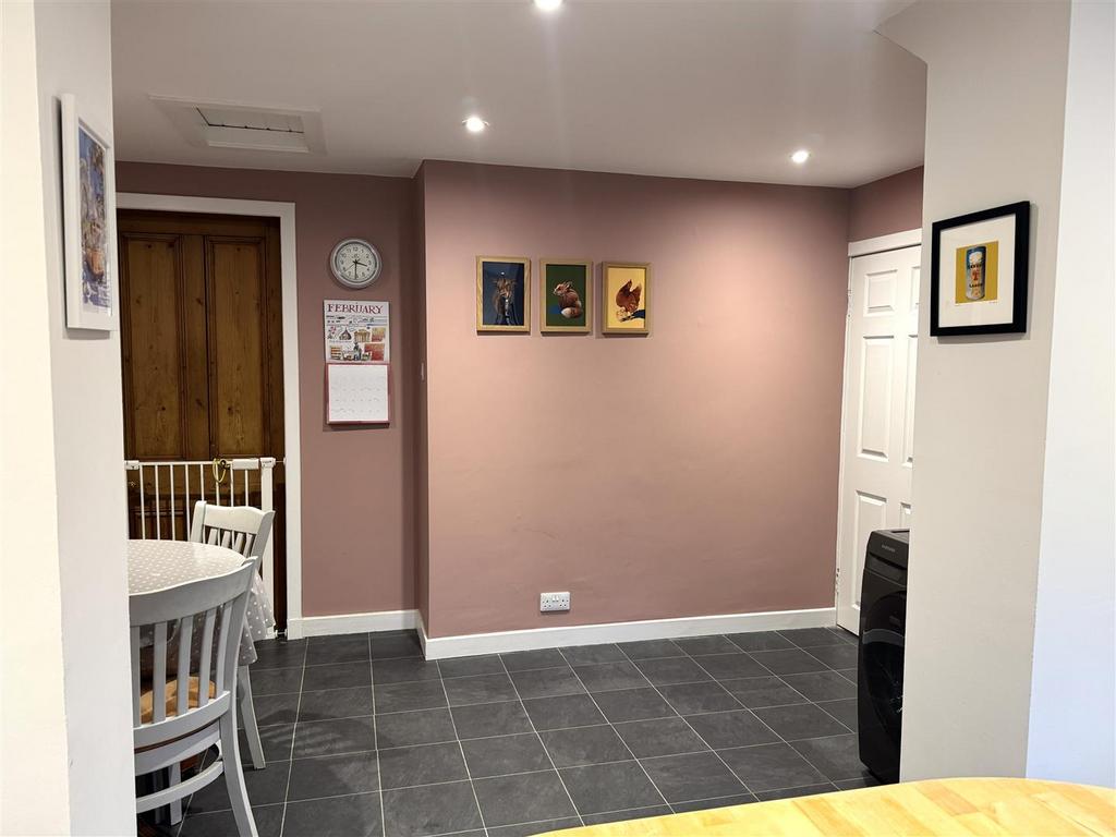 Dining area.jpg