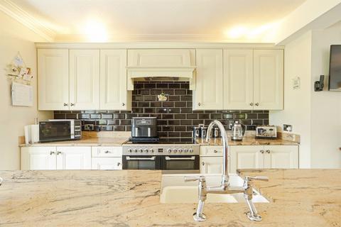 undefined, Roundwood Road, SHIPLEY BD17