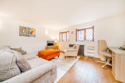2 bedroom flat for sale, Simon Court, London W9