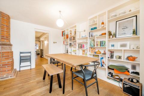 2 bedroom flat for sale, Simon Court, London W9