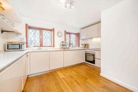 2 bedroom flat for sale, Simon Court, London W9
