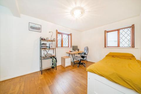 2 bedroom flat for sale, Simon Court, London W9