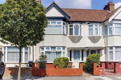 3 bedroom terraced house to rent, Causeyware Road, Edmonton, N9