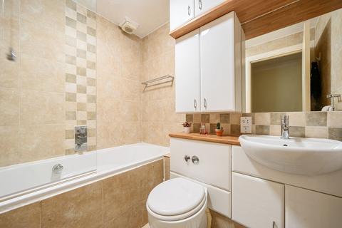 1 bedroom flat for sale, Admiral Place, London, SE16