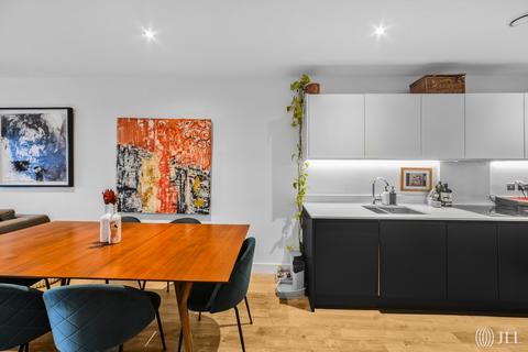 2 bedroom flat for sale, Capitol Court, Wansbeck Road, London, E3