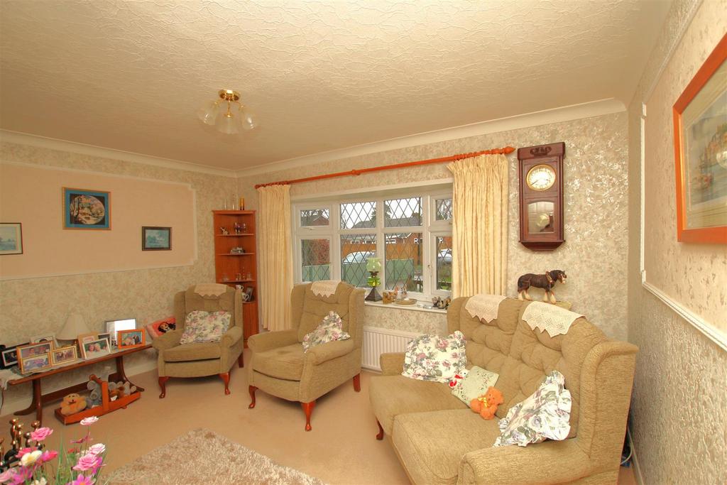 Living Room - c.JPG