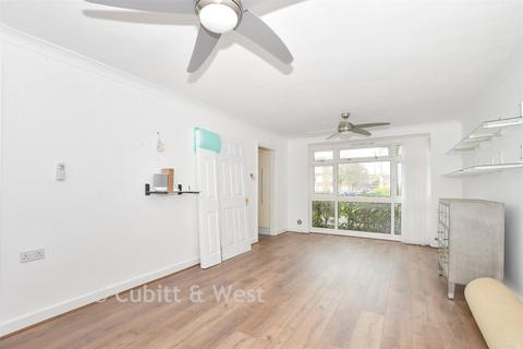 2 bedroom ground floor flat for sale, New Street, Horsham, West Sussex