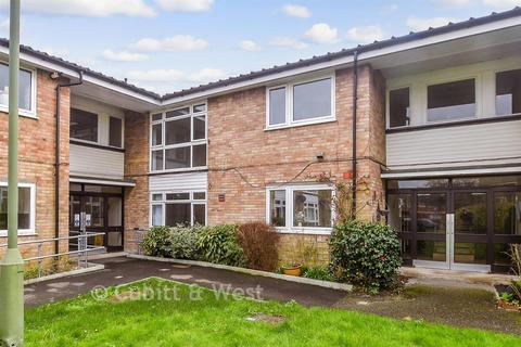 undefined, Gardeners Court, Horsham RH13