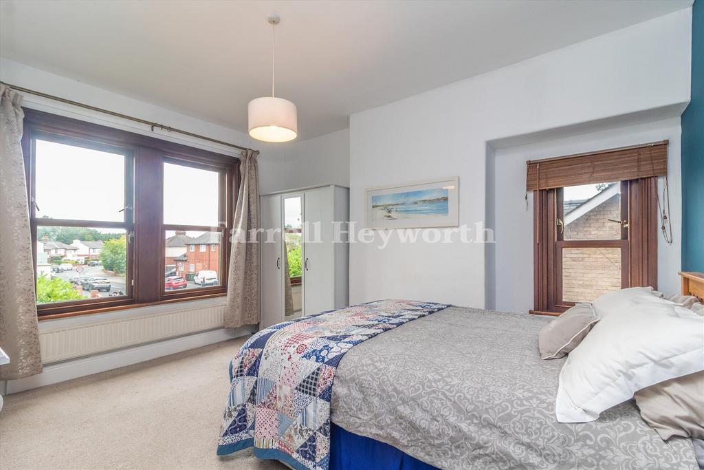 Bedroom 1 image 2