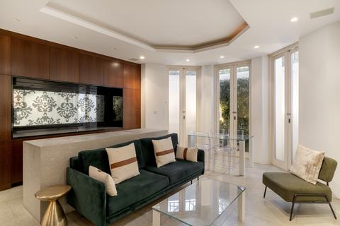 2 bedroom flat for sale, Kensington Court, Kensington W8
