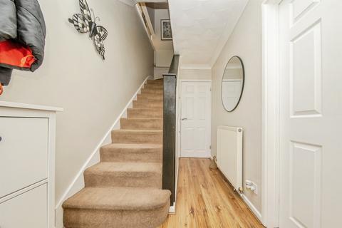 3 bedroom semi-detached house for sale, Fallowfield Close, Harwich