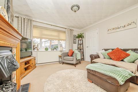 3 bedroom semi-detached house for sale, Fallowfield Close, Harwich