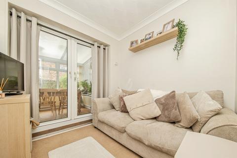 3 bedroom semi-detached house for sale, Fallowfield Close, Harwich