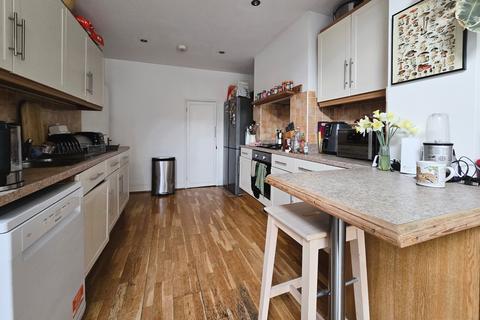 4 bedroom terraced house to rent, Burmester Road, London SW17