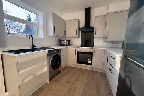 3 bedroom semi-detached house to rent, Gunthorpe Road, LEICESTER