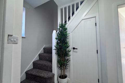 3 bedroom semi-detached house to rent, Gunthorpe Road, LEICESTER