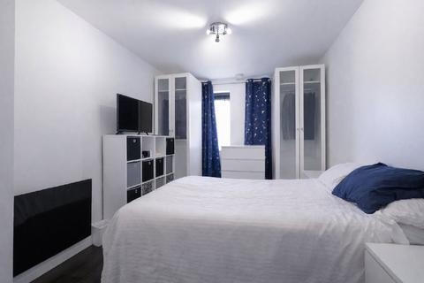2 bedroom apartment for sale, Central House, High Street, London