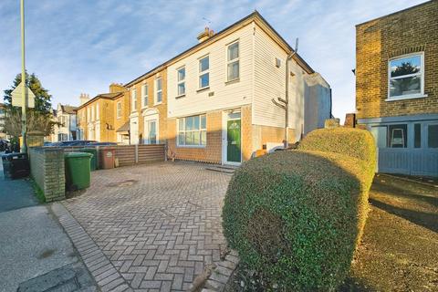 3 bedroom semi-detached house to rent, Stanwell Road, Ashford, Surrey, TW15