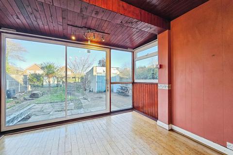 3 bedroom semi-detached house to rent, Stanwell Road, Ashford, Surrey, TW15
