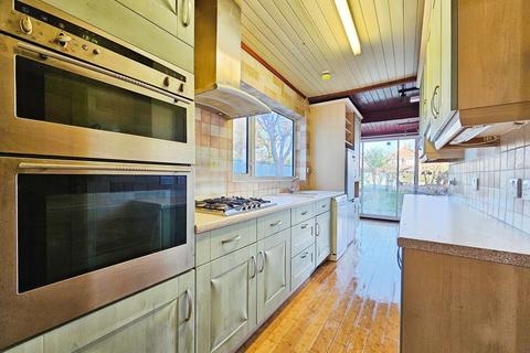 3 bedroom semi-detached house to rent, Stanwell Road, Ashford, Surrey, TW15