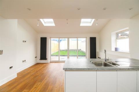 3 bedroom end of terrace house for sale, Cavendish Road, Patchway, Bristol, BS34