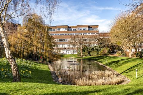 2 bedroom flat for sale, Fair Acres, Bromley, BR2