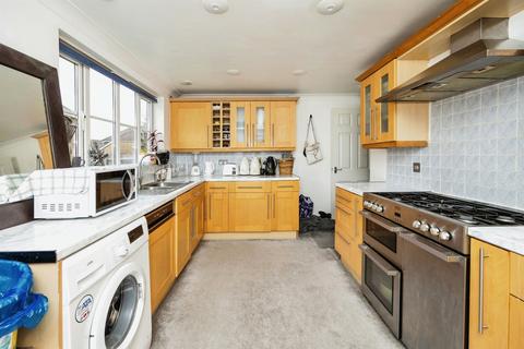 5 bedroom detached house for sale, Hadrian Gardens, Ashford