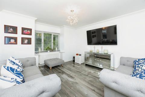 4 bedroom detached house for sale, Harrow Way, Kingsnorth, Ashford