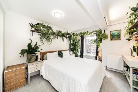 2 bedroom flat for sale, Valmar Road, London SE5