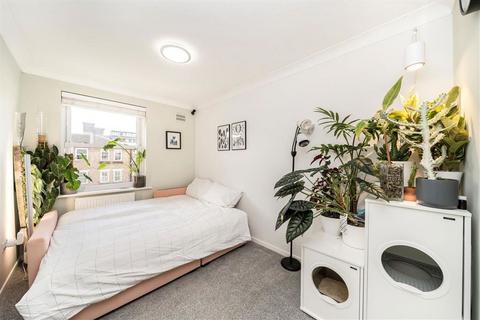 2 bedroom flat for sale, Valmar Road, London SE5