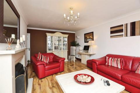 5 bedroom detached house for sale, Chalkwell Road, Sittingbourne