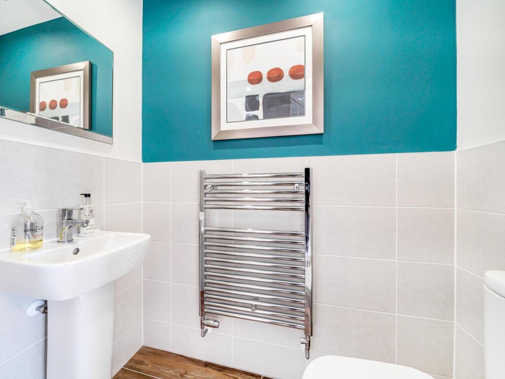 Bathroom..jpeg