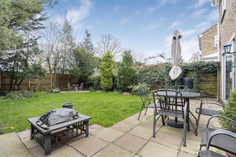 4 bedroom detached house for sale, The Paddocks, Welwyn Garden City