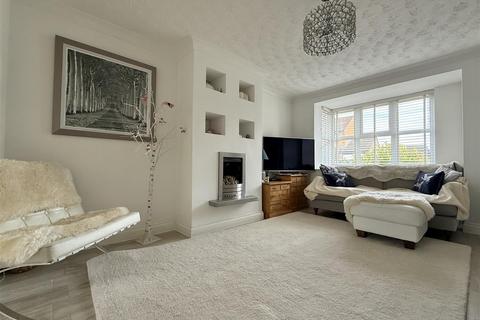 3 bedroom detached house for sale, Mandarin Way, Leicester LE8