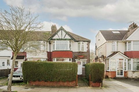 Coniston Avenue, Greenford UB6