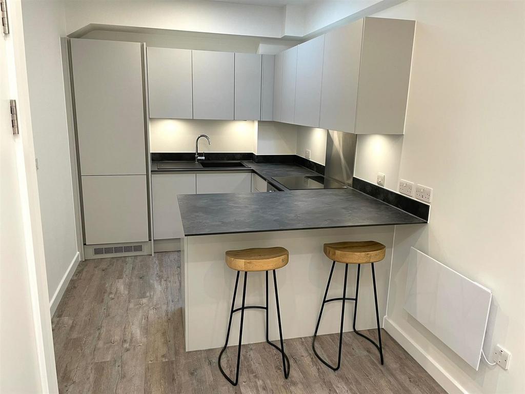 Kitchen2.jpg