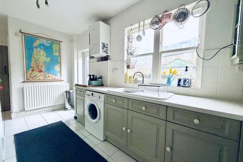 2 bedroom end of terrace house for sale, Finchley Road, Hale, Altrincham