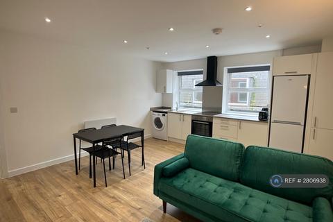1 bedroom flat to rent, Oriel House, Northampton, NN1