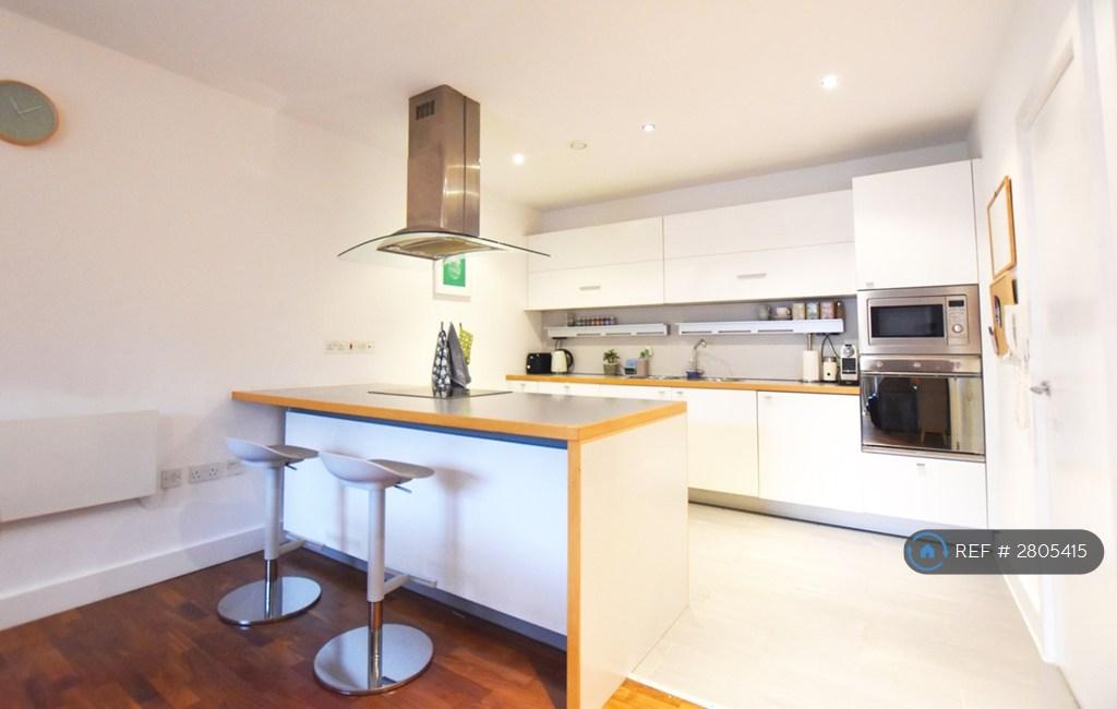 Kitchen Breakfast Bar
