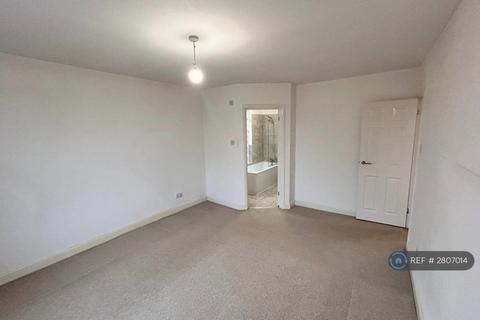 undefined, High St, Thames Ditton, KT7
