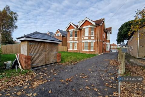 Studio to rent, Southbourne Road, Bournemouth, BH6