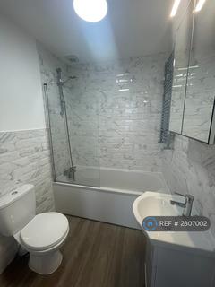 Studio to rent, Southbourne Road, Bournemouth, BH6